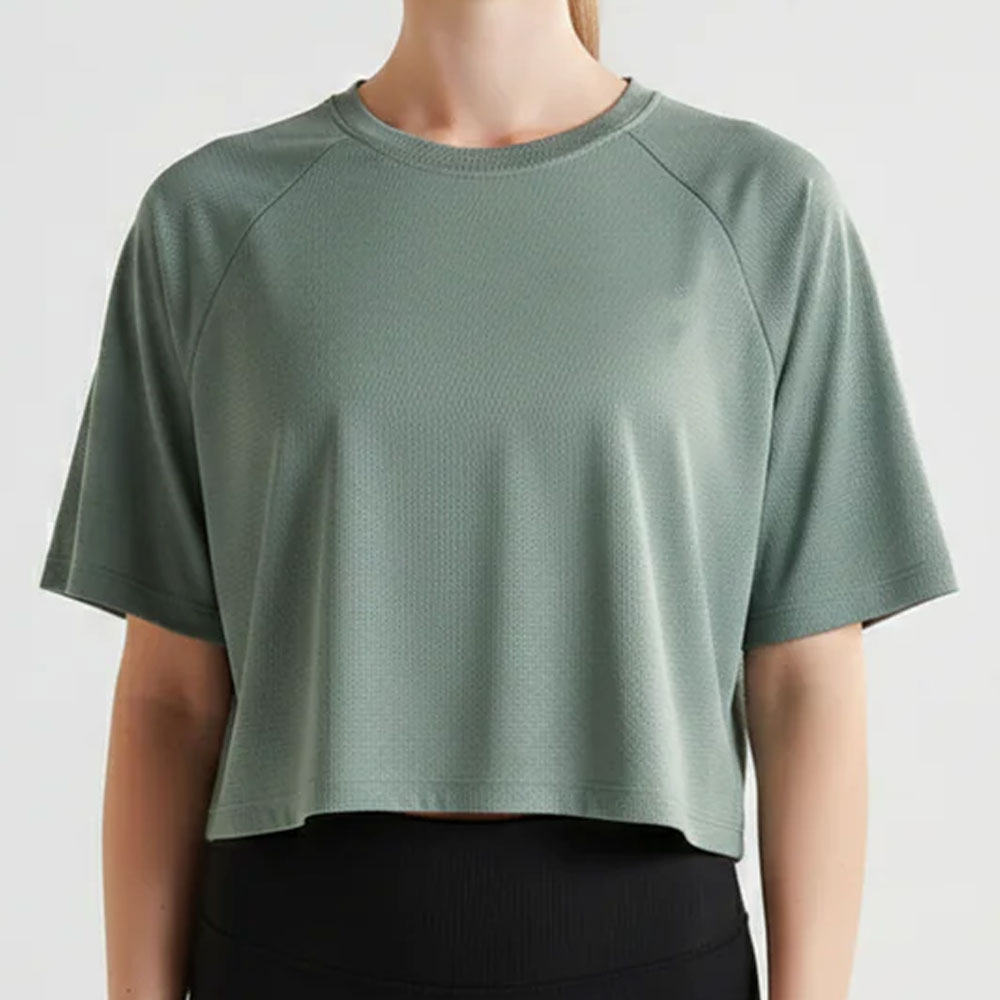 05 Women Tees - Image 1