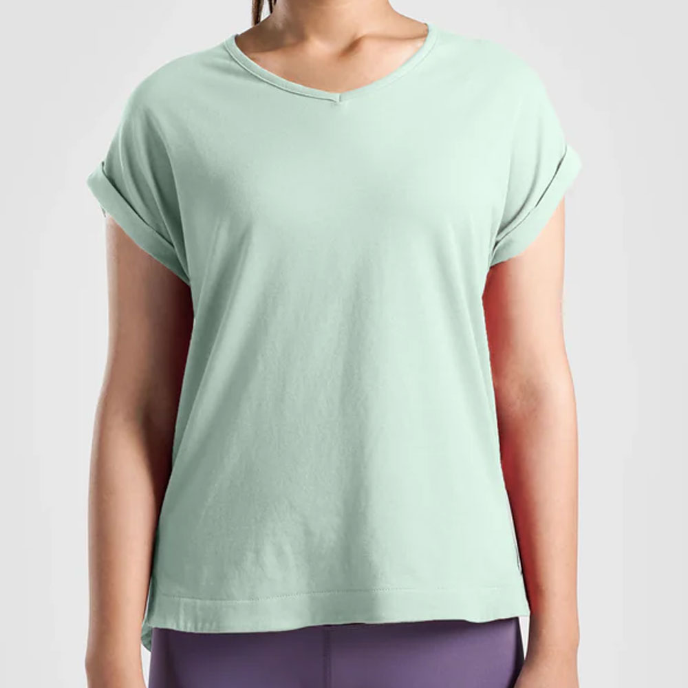 07 Women Tees - Image 1