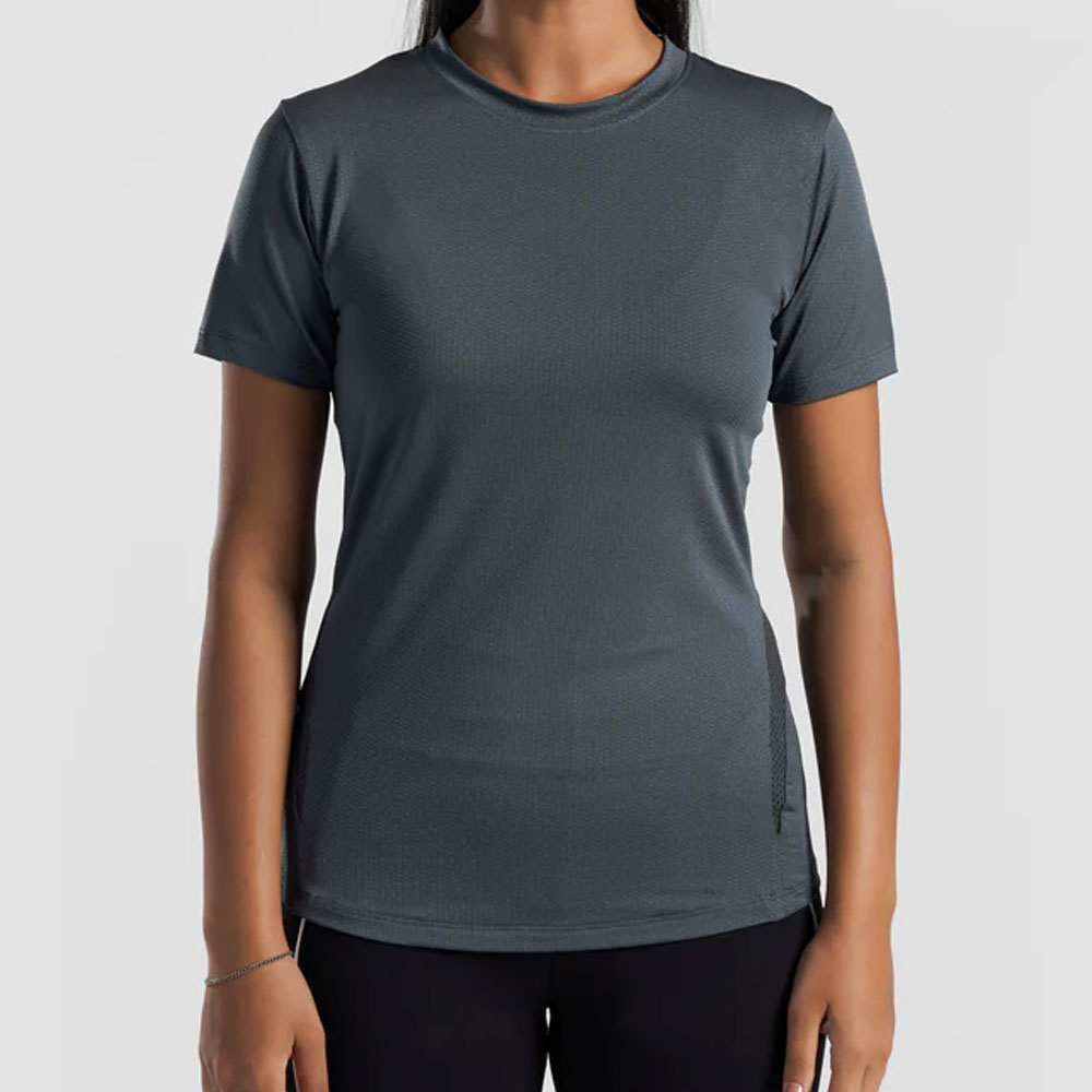 09 Women Tees - Image 1